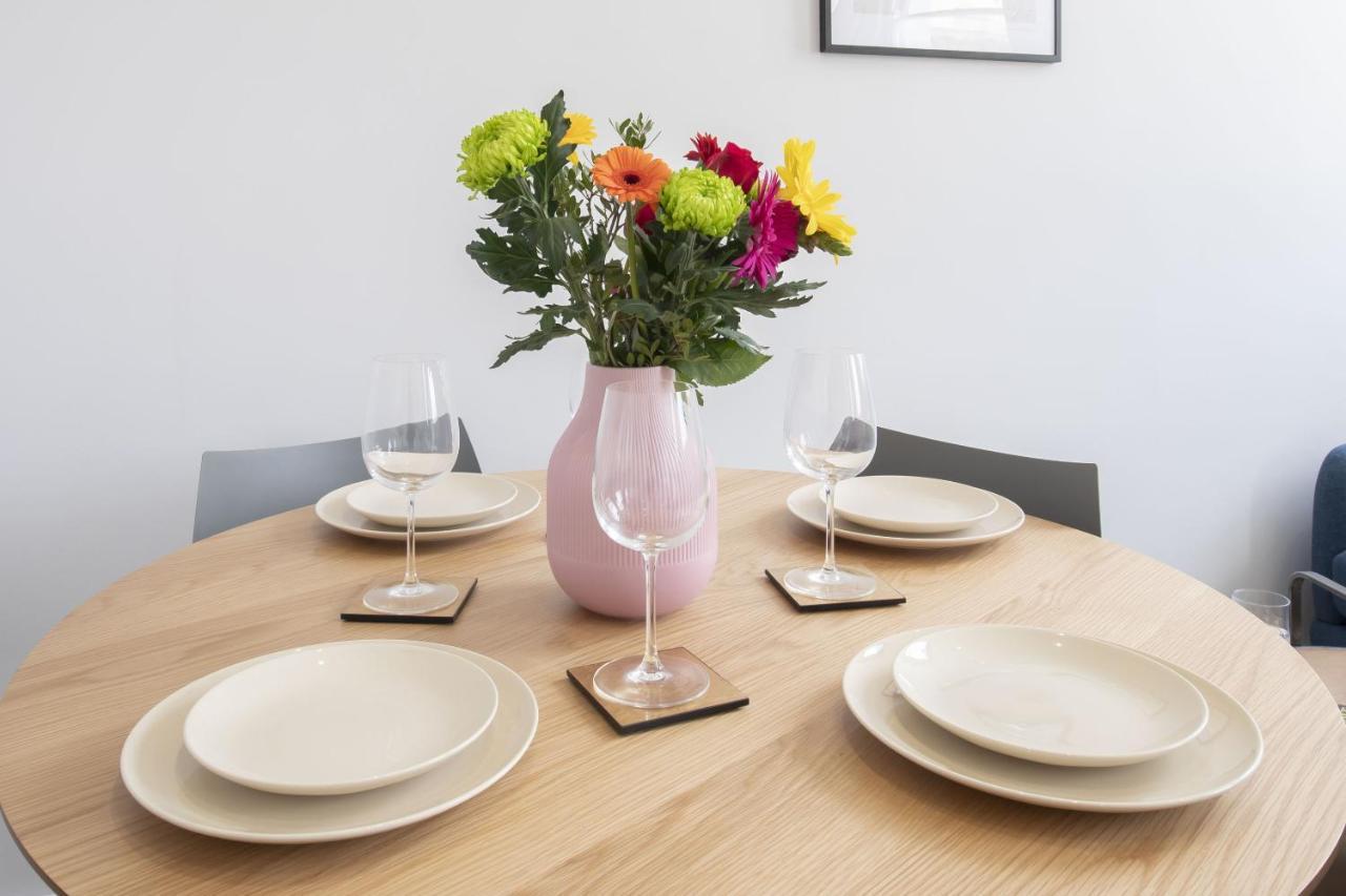 Beautifully Presented Newly Renovated City-Centre Apartment In كيلتنهام المظهر الخارجي الصورة